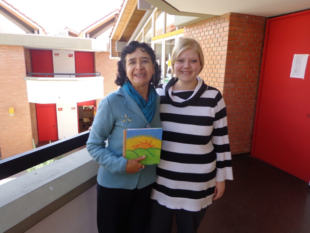Mit Alicia Jahnsen, einer Lehrerin der deutschen Schule.