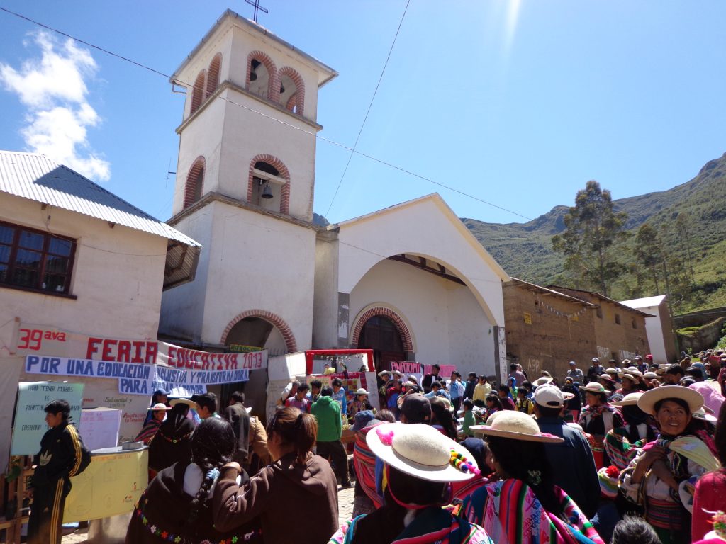 Sonntags ist in Titicachi viel los.
