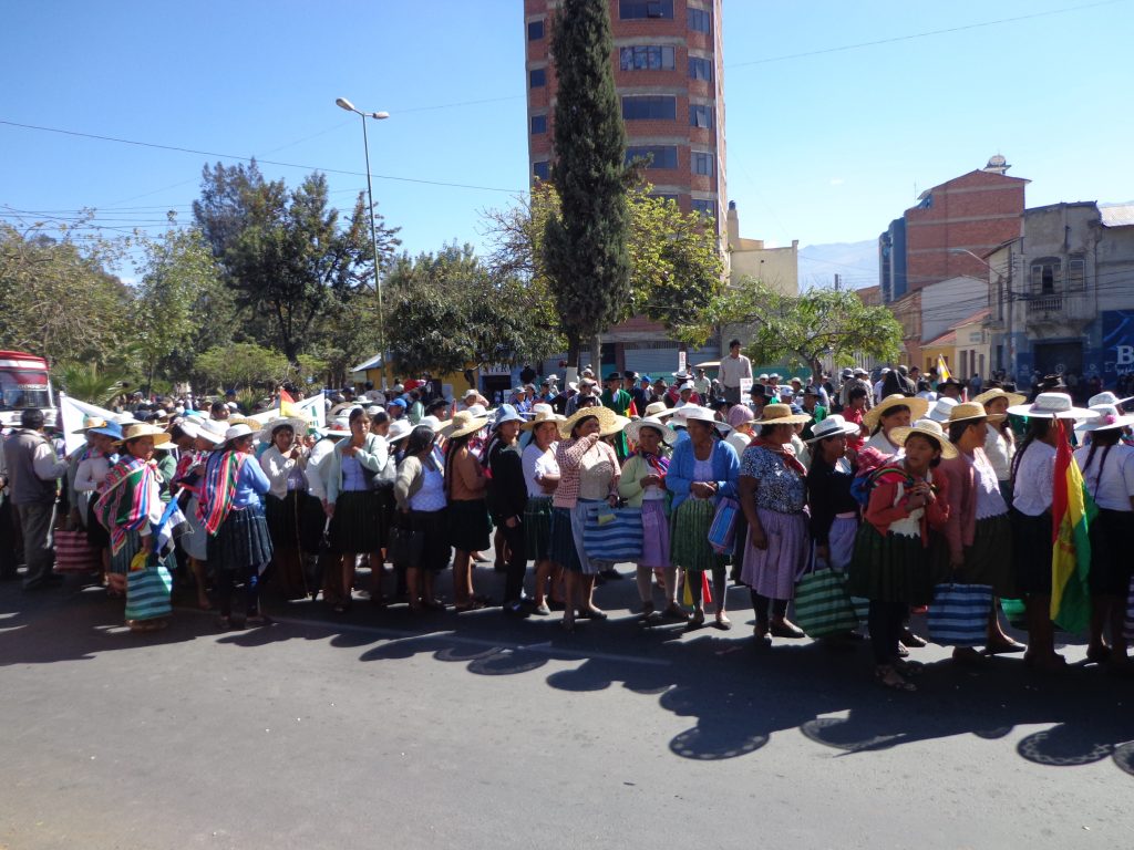 Protest-Marsch in Cochabamba. (Es ging um die Erhöhungen von Renten).